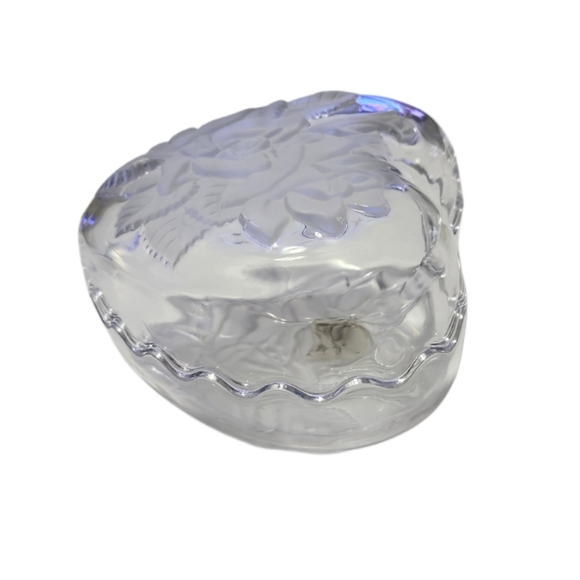 Studio Nova Winter Rose Etched Frosted Crystal Heart Trinket/Jewelry/ Candy Box - Picture 13 of 15